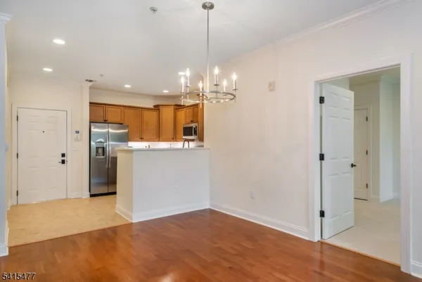 $4,095 | 545 Morris Avenue, Unit 219, Summit, NJ 07901