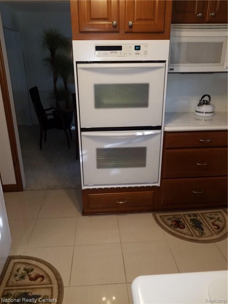 27045 Harvard Road Southfield, MI 48076 - Photo 18 of 66 Double Oven