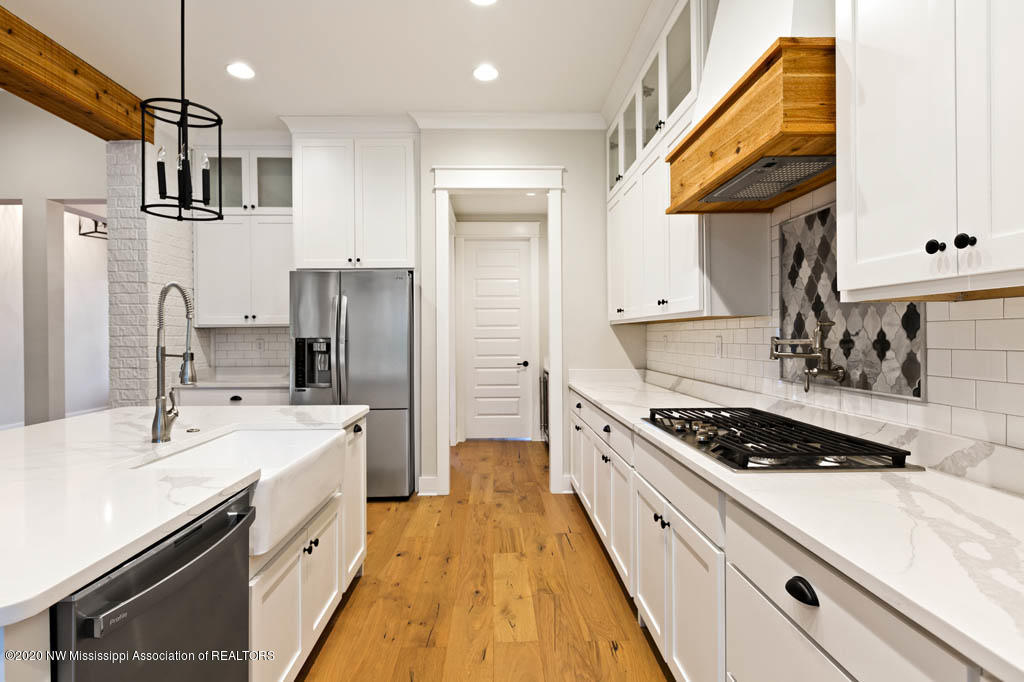 2480 Slocum Road Hernando, MS 38632 - Photo 8 of 24 Kitchen