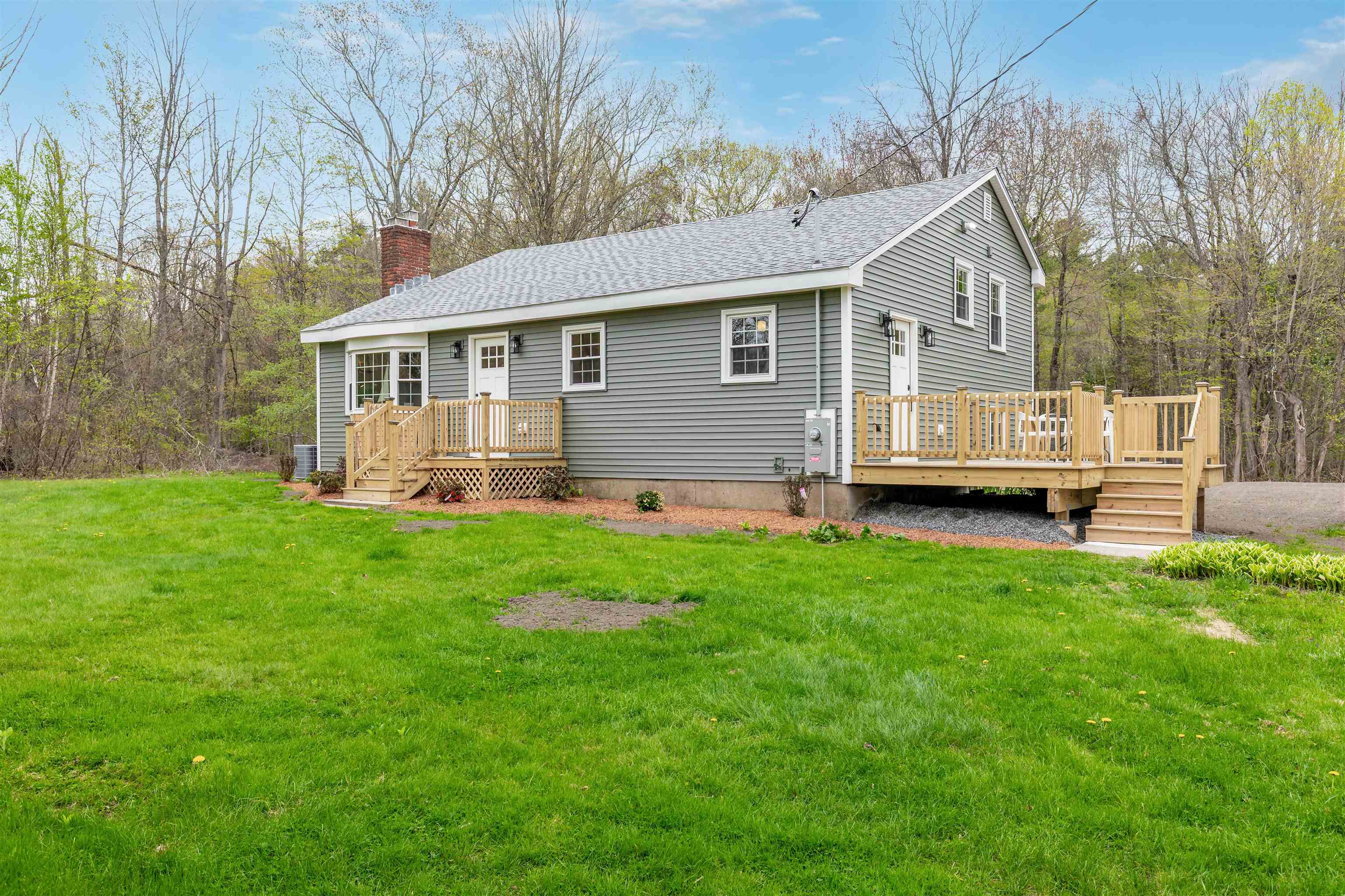 11 Merrimac Road Newton, NH 03858 - Photo 3 of 50