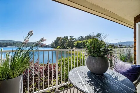 $1,275,000 | 110 Seminary Drive, Unit 1E, Mill Valley, CA 94941