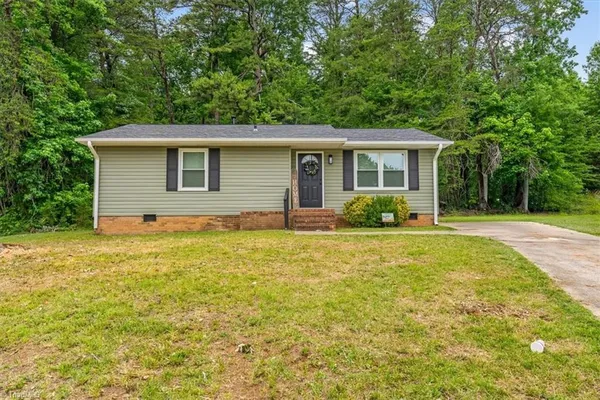 $224,900 | 3855 Queen Anne Circle, Winston-Salem, NC 27106