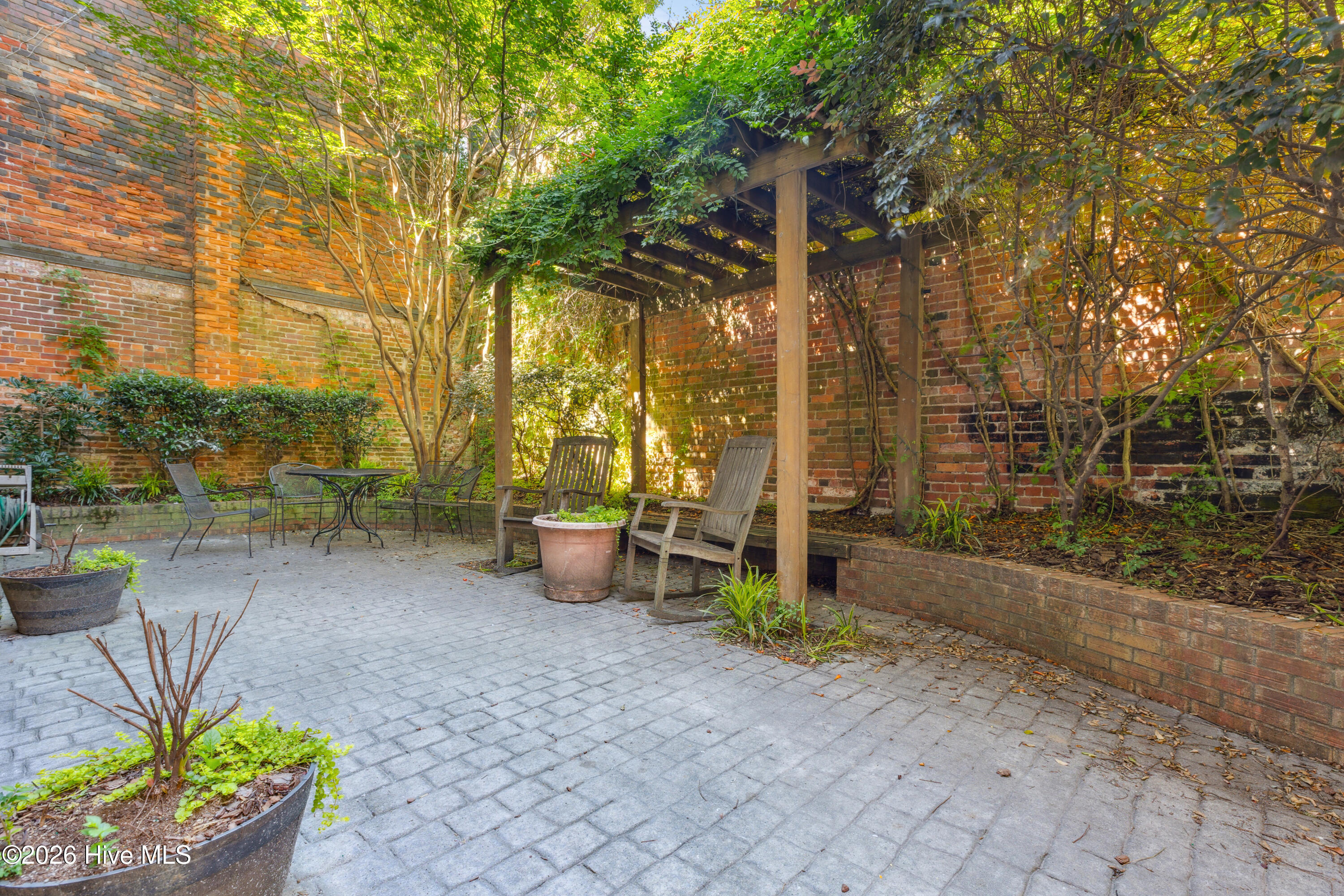 20 South Front Street, Unit R1 Wilmington, NC 28401 - Photo 25 of 27 25- shared common area