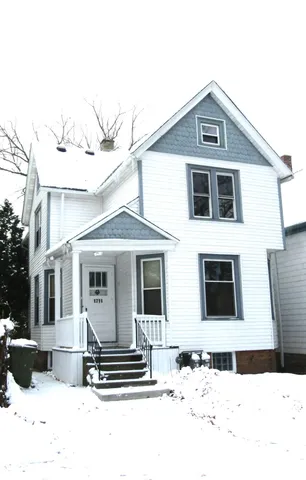 $349,900 | 1711 East Belleview Place, Milwaukee, WI 53211