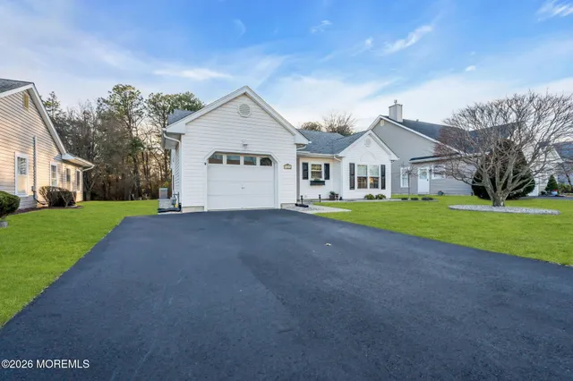 $529,000 | 27 Molly Lane, Brick, NJ 08723