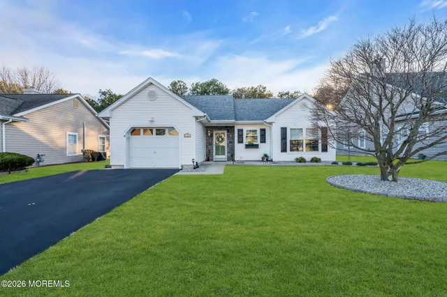 $529,000 | 27 Molly Lane, Brick, NJ 08723