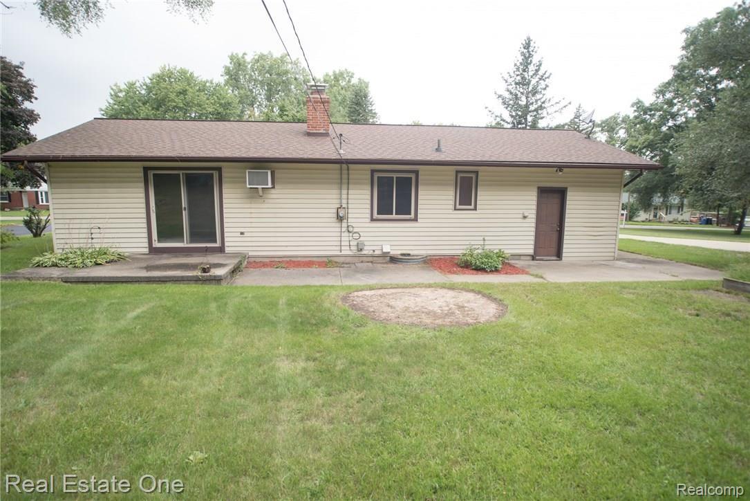 1452 Crest Road Howell, MI 48843 - Photo 29 of 33 1452 Crest-3.jpg