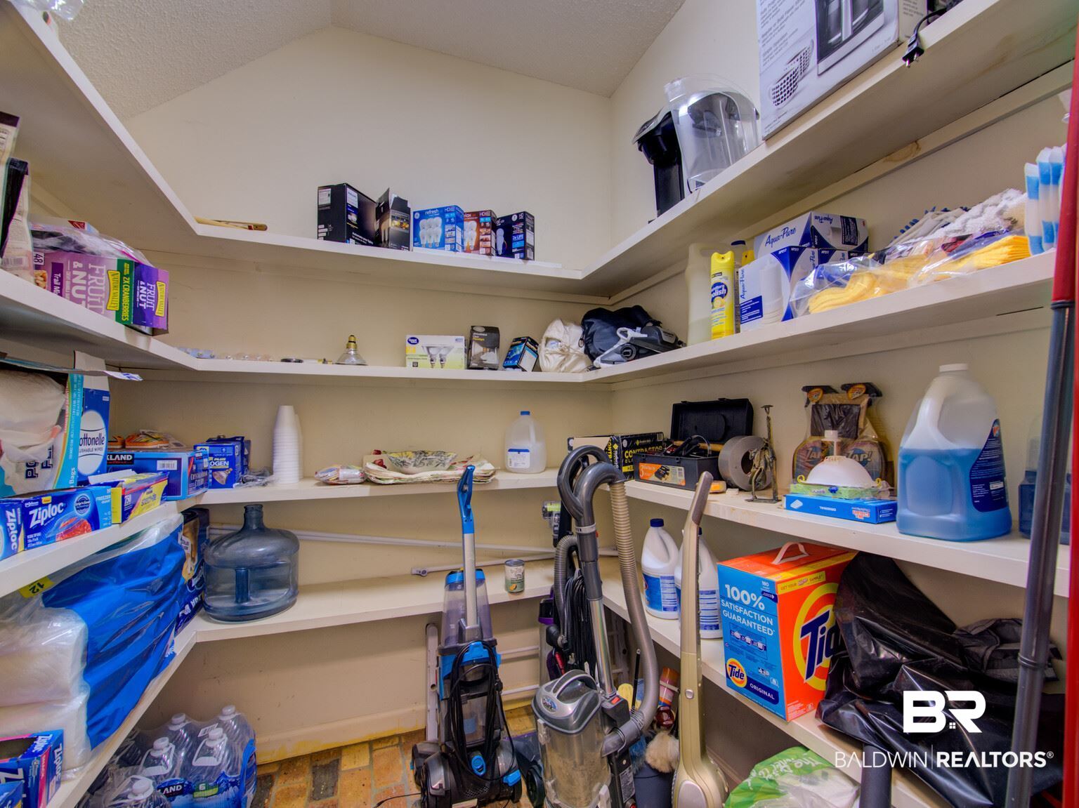 6401 Thompson Lane Daphne, AL 36526 - Photo 21 of 38 Large Pantry
