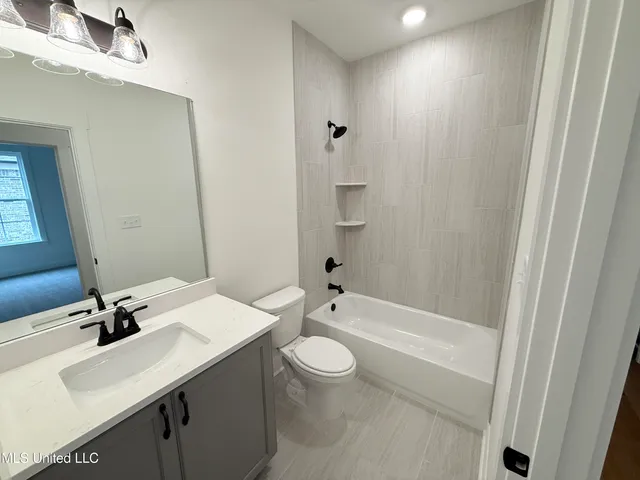 $388,900 | 636 Tallahatchie Street, Nesbit, MS 38651