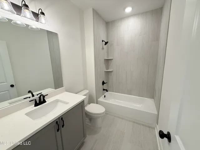 $388,900 | 636 Tallahatchie Street, Nesbit, MS 38651