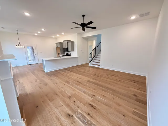 $388,900 | 636 Tallahatchie Street, Nesbit, MS 38651