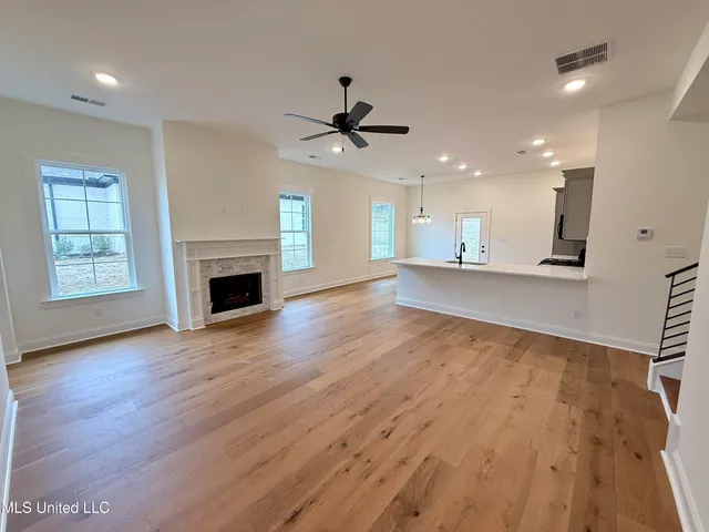 $388,900 | 636 Tallahatchie Street, Nesbit, MS 38651