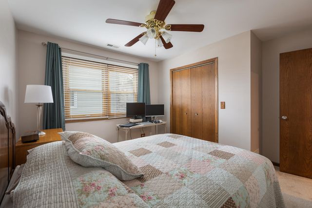 $390,000 | 734 Eastchester Road, Wheeling, IL 60090