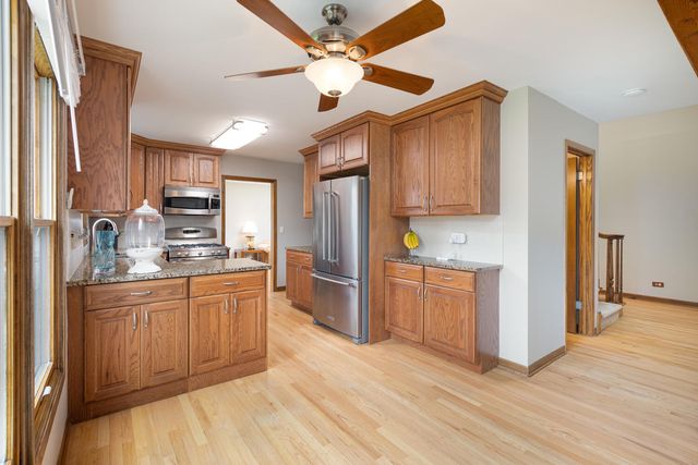 $390,000 | 734 Eastchester Road, Wheeling, IL 60090