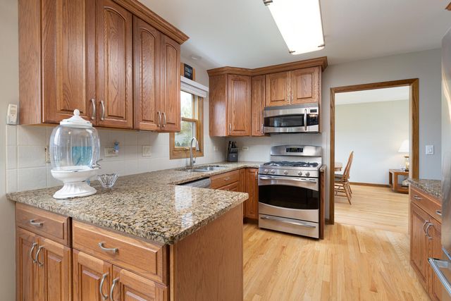 $390,000 | 734 Eastchester Road, Wheeling, IL 60090