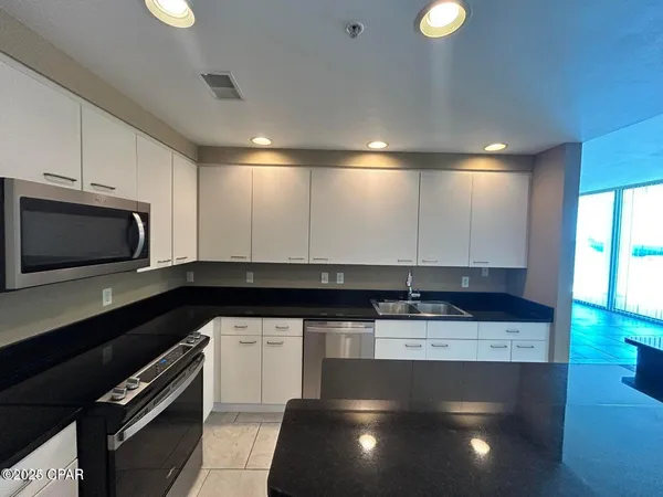 $2,900 | 6422 Us-98 Panama City Beach, Unit 206, Panama City Beach, FL 32407