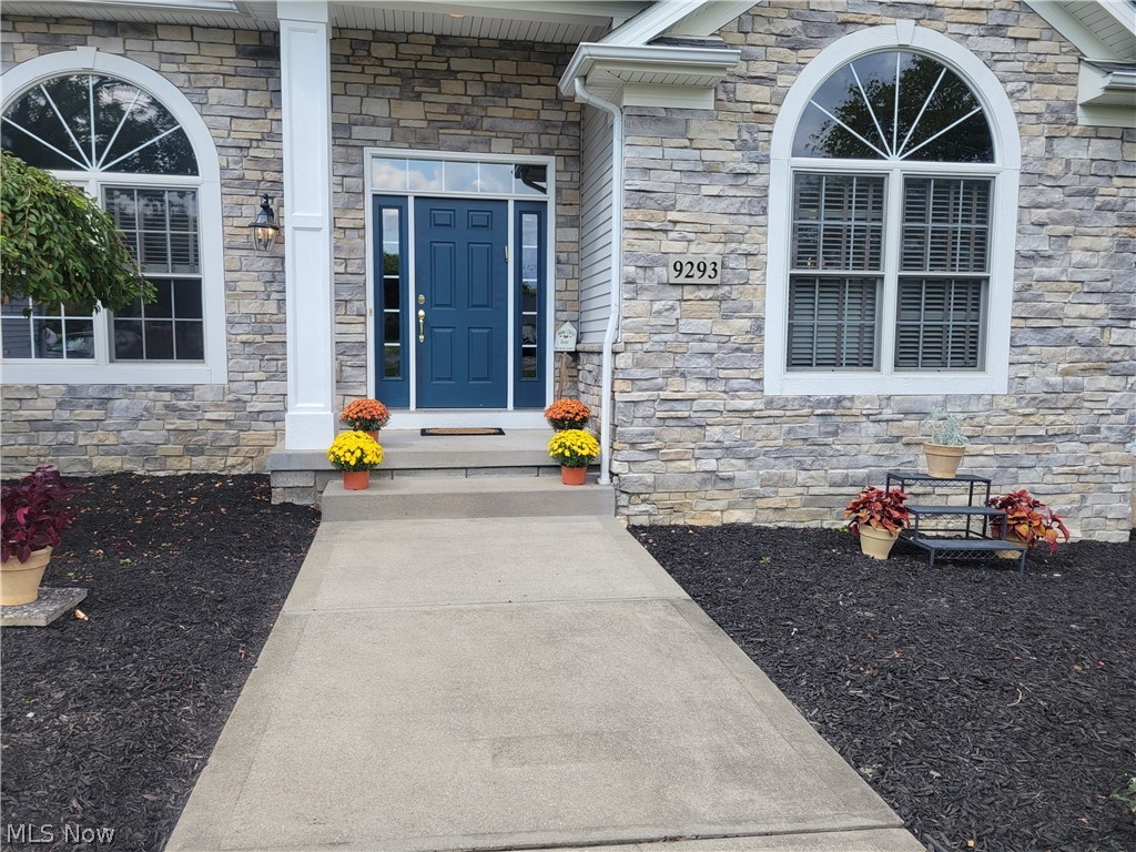 9293 Nichols Road Windham, OH 44288 - Photo 10 of 35 Inviting entrance