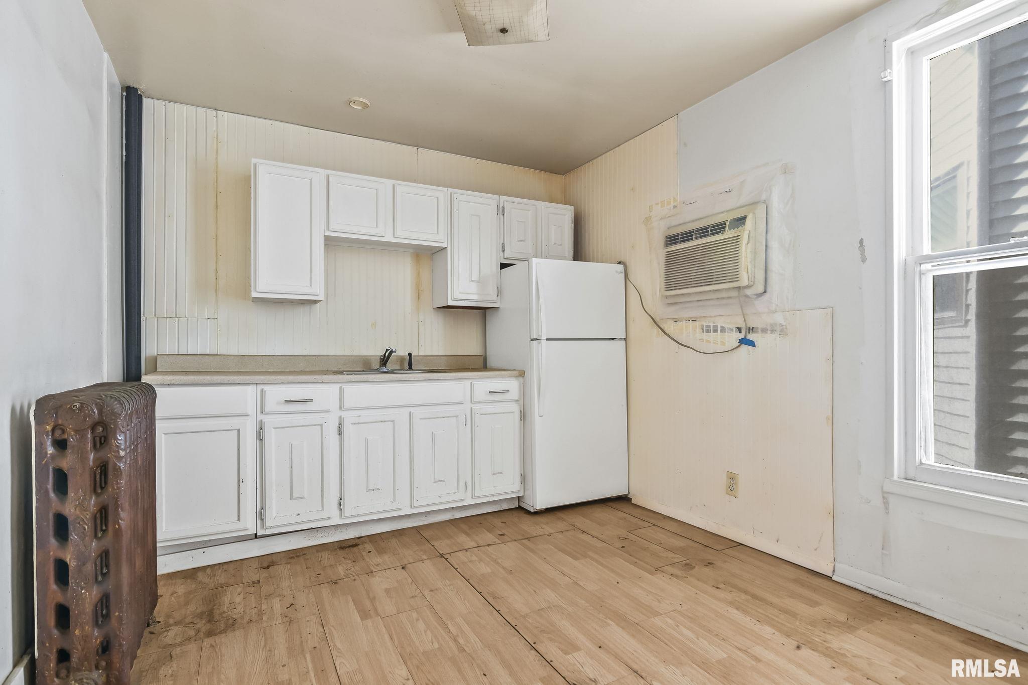 913 South 8th Street Springfield, IL 62703 - Photo 13 of 39