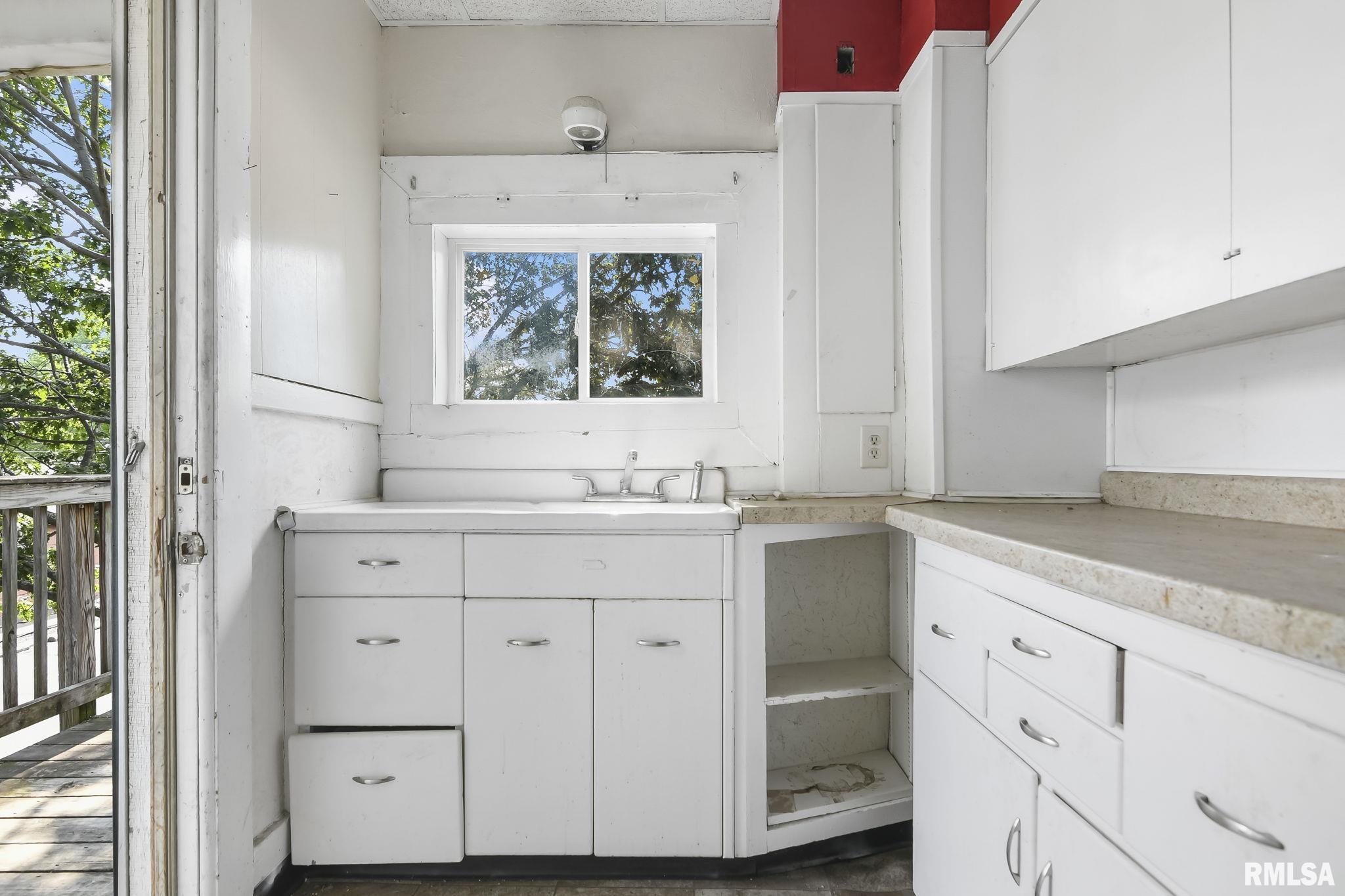 913 South 8th Street Springfield, IL 62703 - Photo 19 of 39