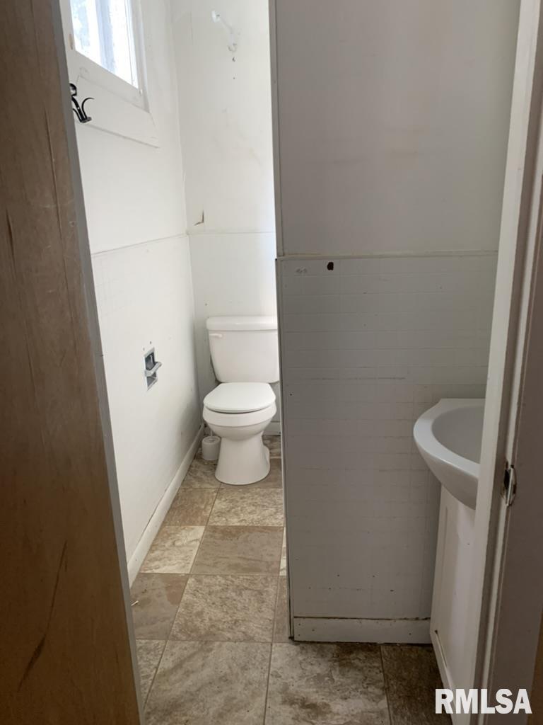 913 South 8th Street Springfield, IL 62703 - Photo 22 of 39