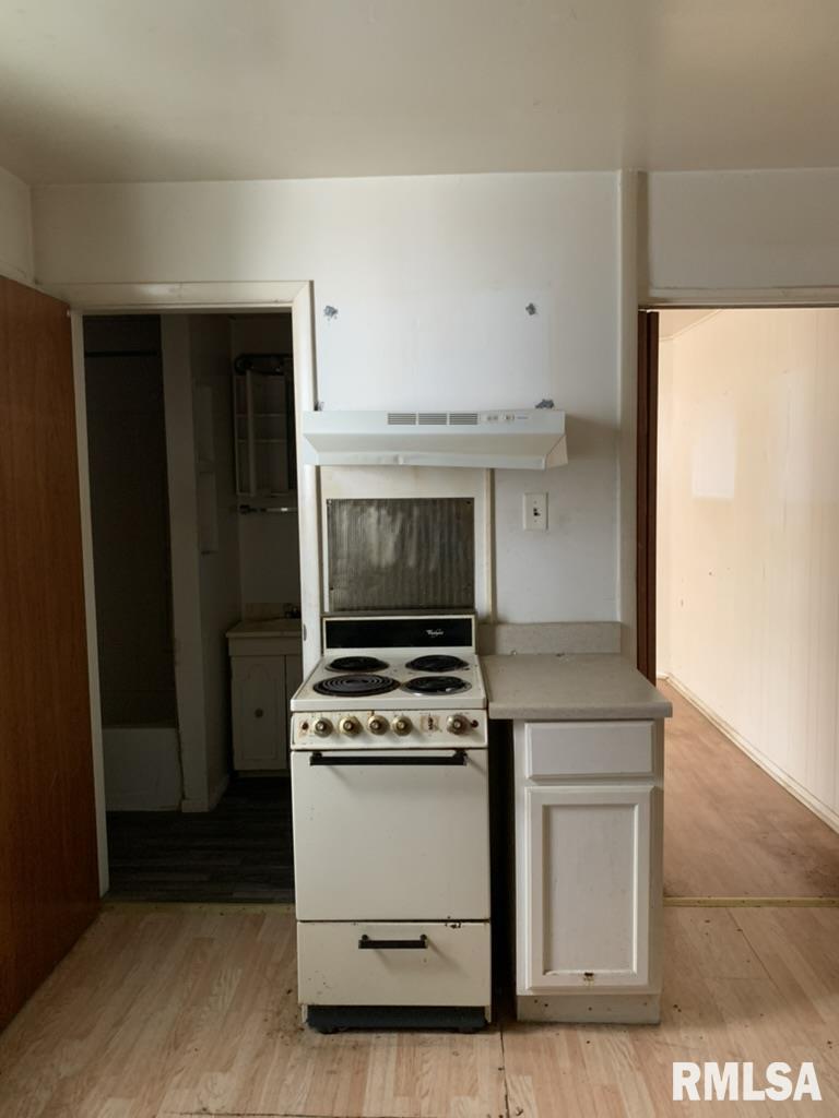 913 South 8th Street Springfield, IL 62703 - Photo 23 of 39