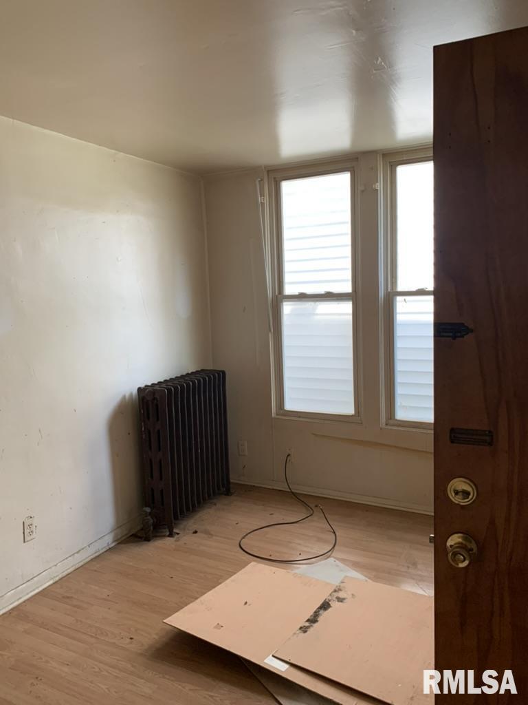 913 South 8th Street Springfield, IL 62703 - Photo 5 of 39