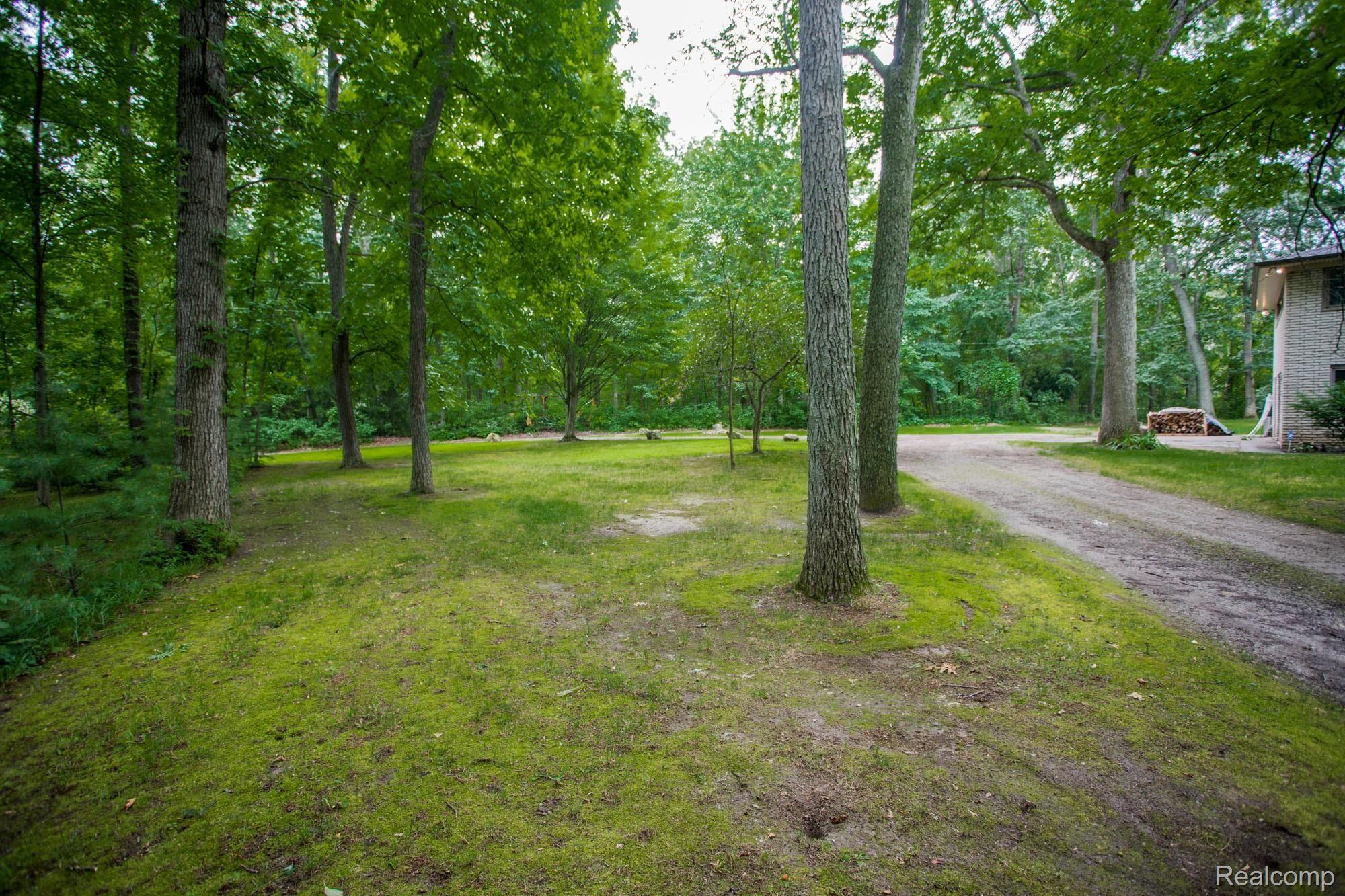 1845 North Hacker Road Howell, MI 48843 - Photo 32 of 34 1845-n-hacker-00018.jpg