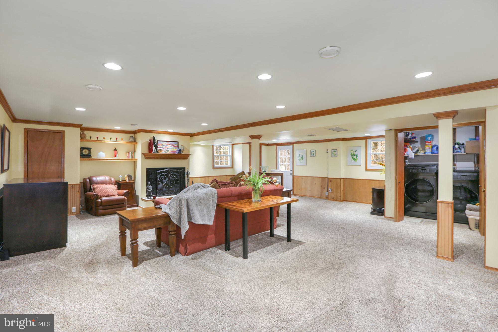 10613 Pineview Road Manassas, VA 20111 - Photo 24 of 51 Large entertaining area