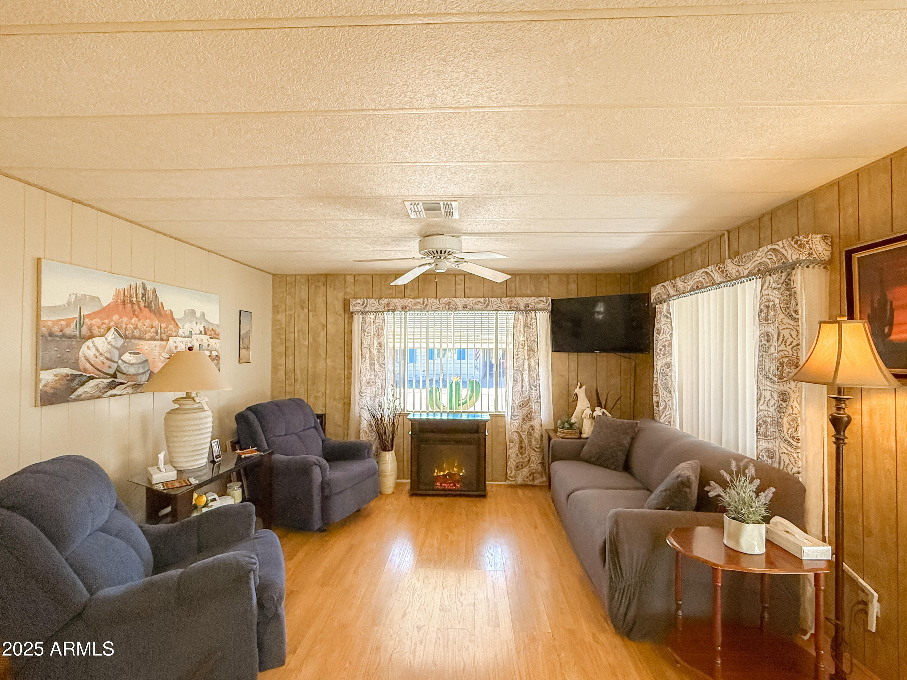 661 North Hawes Road, Unit 34 Mesa, AZ 85208 - Photo 5 of 19 Living Room