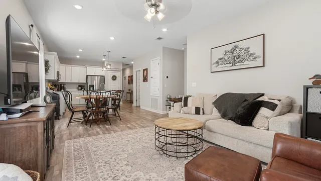 $299,900 | 50 Jessica Court, Freeport, FL 32439