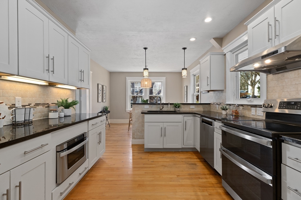 10 Neptune Road Worcester, MA 01605 - Photo 14 of 31