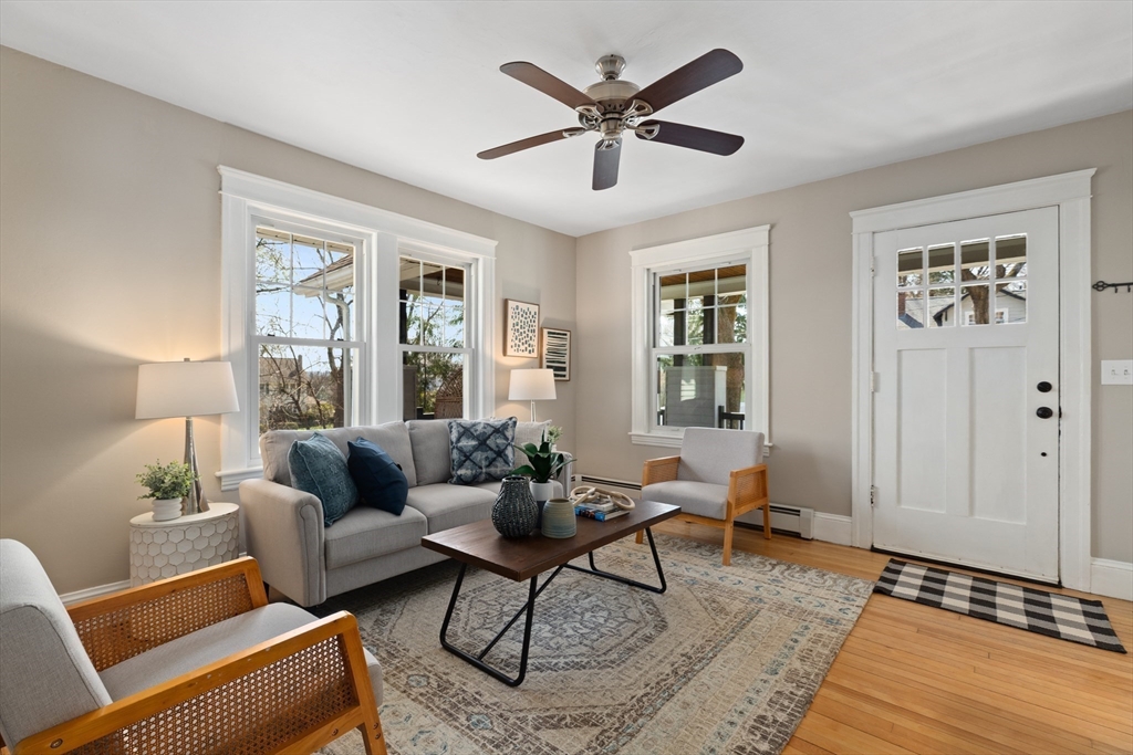 10 Neptune Road Worcester, MA 01605 - Photo 5 of 31