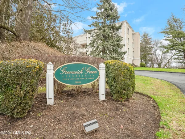 $2,590 | 1525 East Putnam Avenue, Unit 407, Old Greenwich, CT 06870
