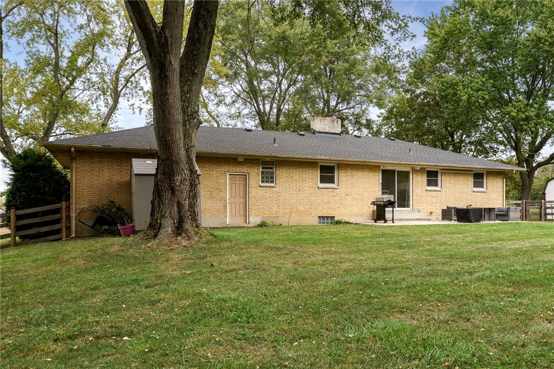 6950 Red Lion 5 Points Road Springboro, OH 45066 - Photo 59 of 78 This spacious property offers a comfortable outdoor living area with a large private yard.