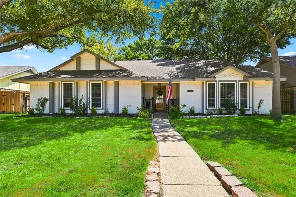 $3,100 | 218 Creekside Lane, Coppell, TX 75019