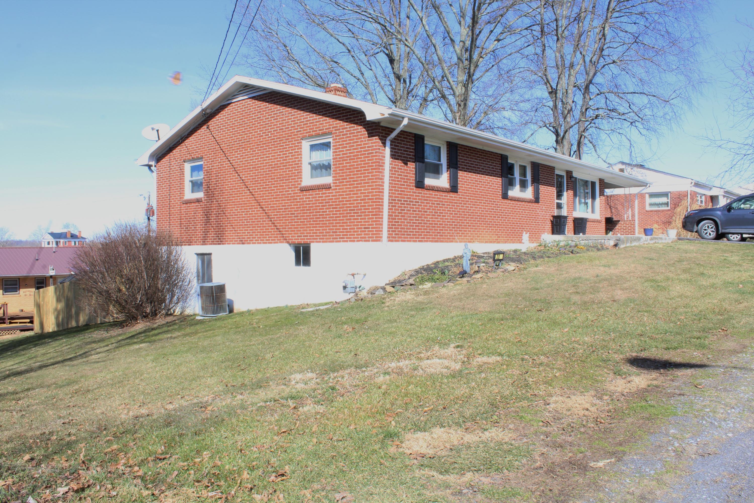 201 Green Hill Road Union, WV 24983 - Photo 2 of 19 Gallery Image 2
