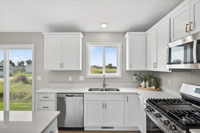 $400,000 | 1221 Woods Road Northeast, Isanti, MN 55040