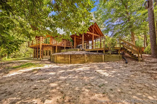 a view of yard with trees