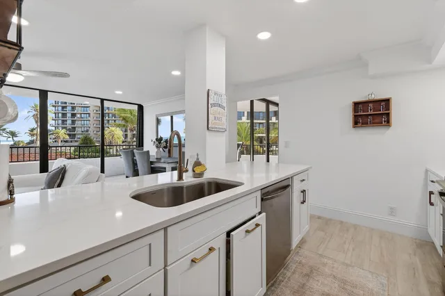 $4,200 | 600 Ocean Drive, Unit 2C, Juno Beach, FL 33408