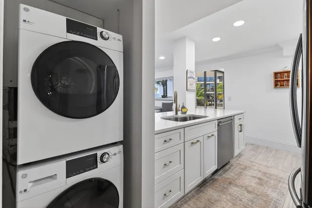 $4,200 | 600 Ocean Drive, Unit 2C, Juno Beach, FL 33408