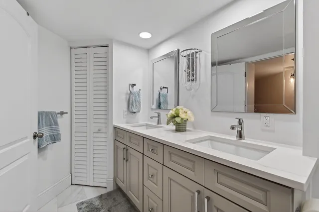 $4,200 | 600 Ocean Drive, Unit 2C, Juno Beach, FL 33408