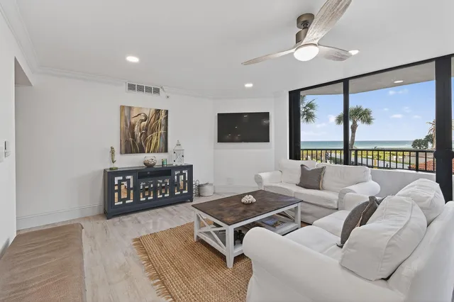 $4,200 | 600 Ocean Drive, Unit 2C, Juno Beach, FL 33408