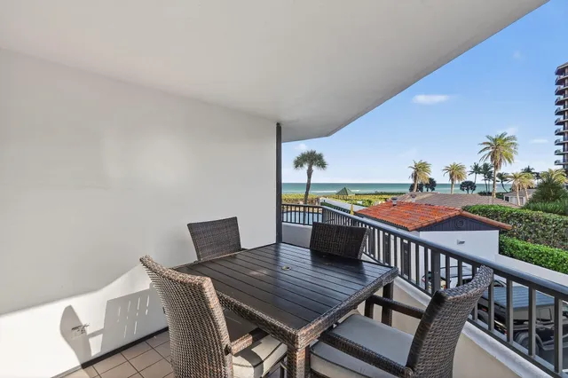 $4,200 | 600 Ocean Drive, Unit 2C, Juno Beach, FL 33408