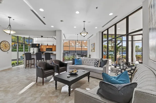 $4,200 | 600 Ocean Drive, Unit 2C, Juno Beach, FL 33408