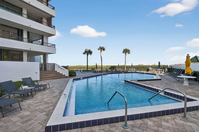 $4,200 | 600 Ocean Drive, Unit 2C, Juno Beach, FL 33408