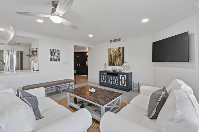 $4,200 | 600 Ocean Drive, Unit 2C, Juno Beach, FL 33408