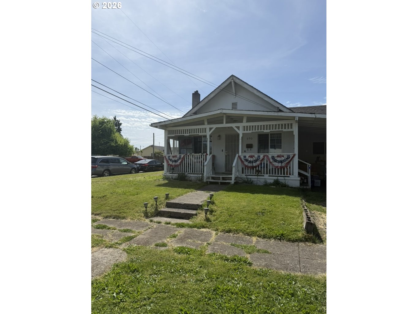 690 South 6th Street Independence, OR 97351 - Photo 1 of 7