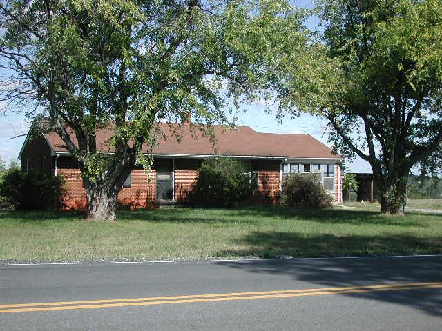 5364 White House Road Moneta, VA 24121 - Photo 3 of 4 Convenient to Moneta, Bedford, &Westlake