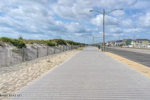 $3,975 | 30 M Street, Unit SUMMER, Seaside Park, NJ 08752