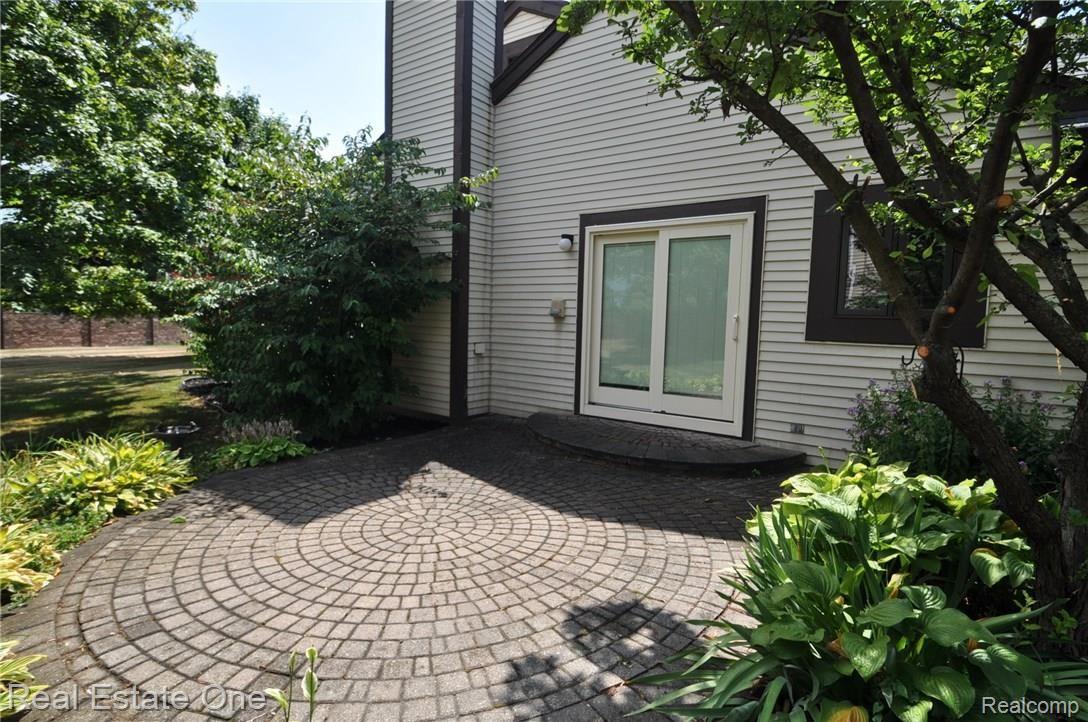1633 Colony Drive Rochester, MI 48307 - Photo 22 of 23 22.JPG